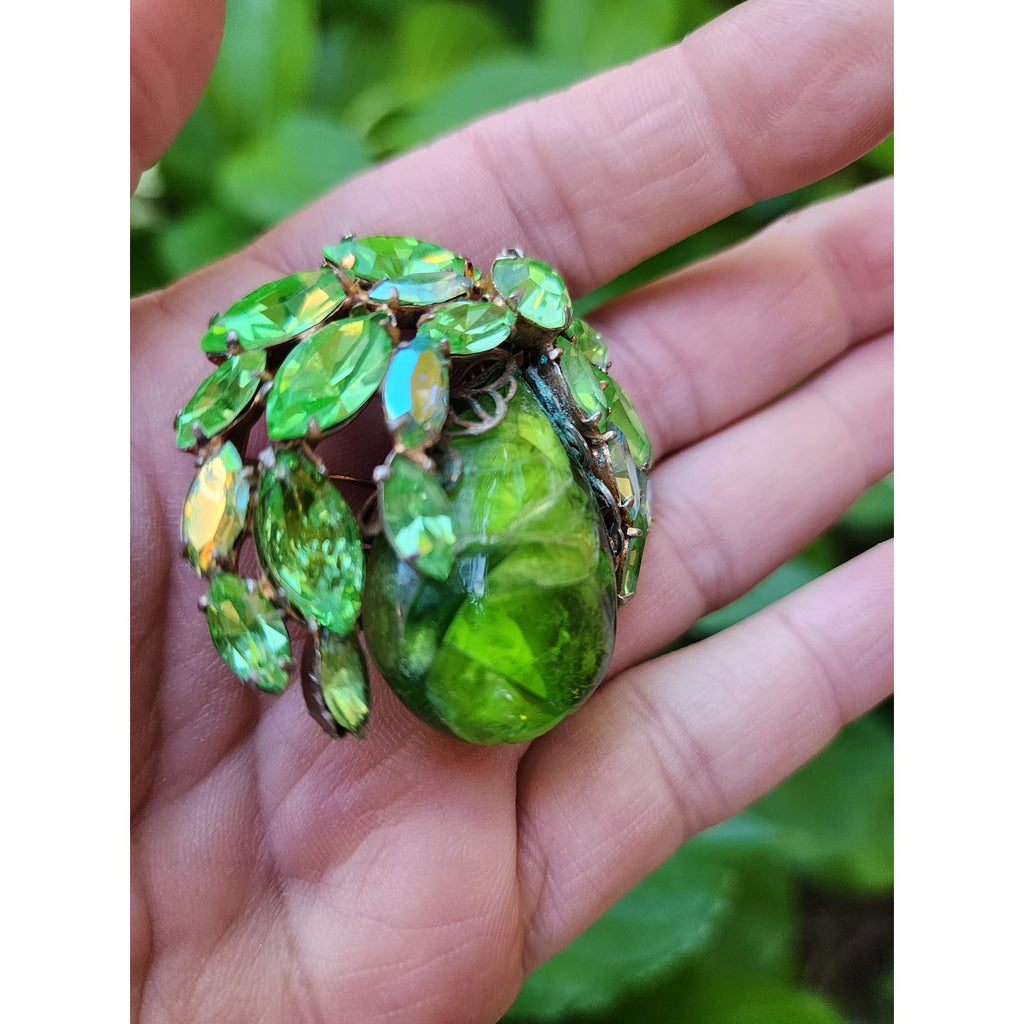 Beautiful Kelly Green Glass and Rhinestone Regency Signed Brooch (A5747)