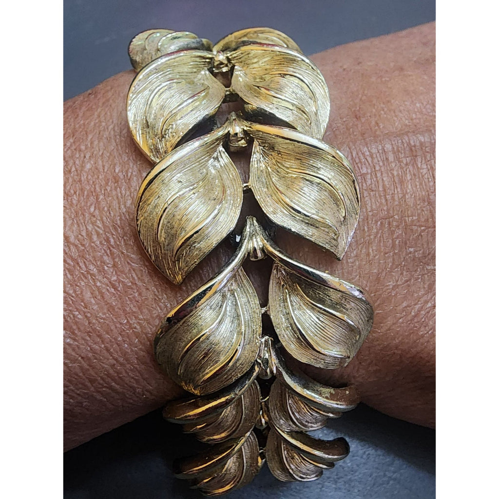 Vintage Signed Coro Matte Gold Bracelet (A4762)