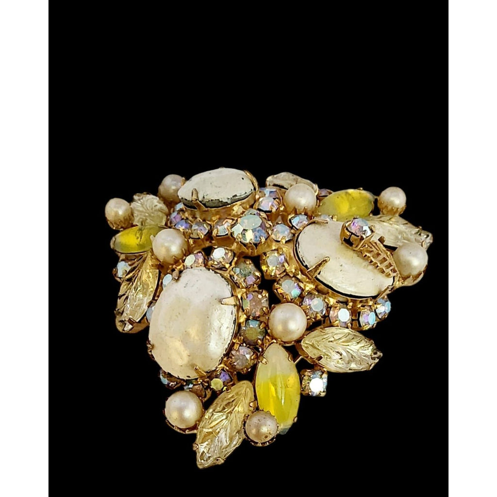 Vintage Unsigned Well Made Blingy Rhinestone and Molded Glass Dimensional Brooch