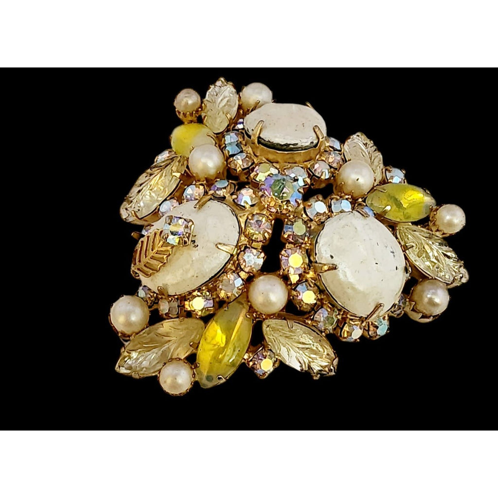 Vintage Unsigned Well Made Blingy Rhinestone and Molded Glass Dimensional Brooch